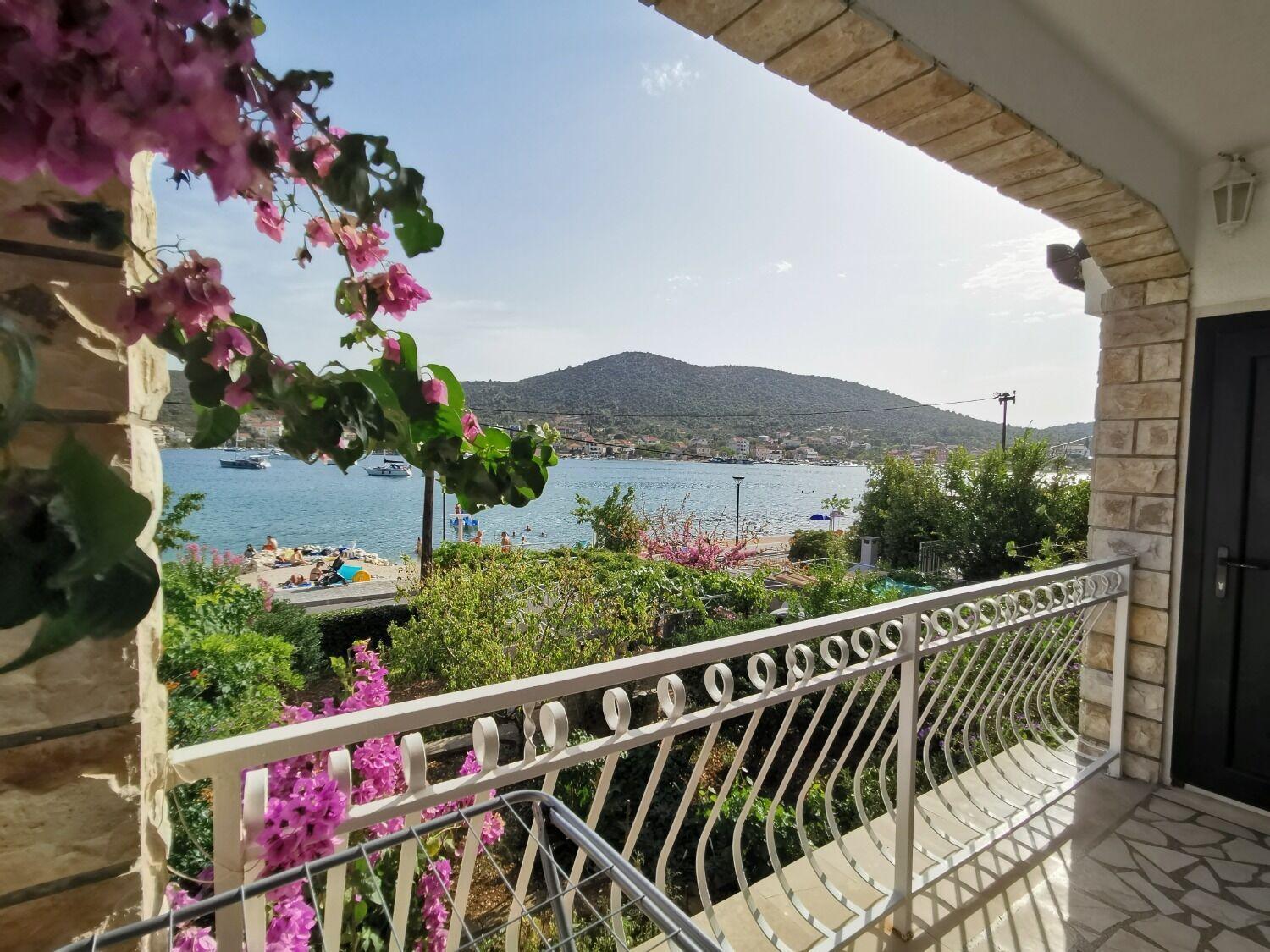 Apartments Srdan Vinišće Buitenkant foto