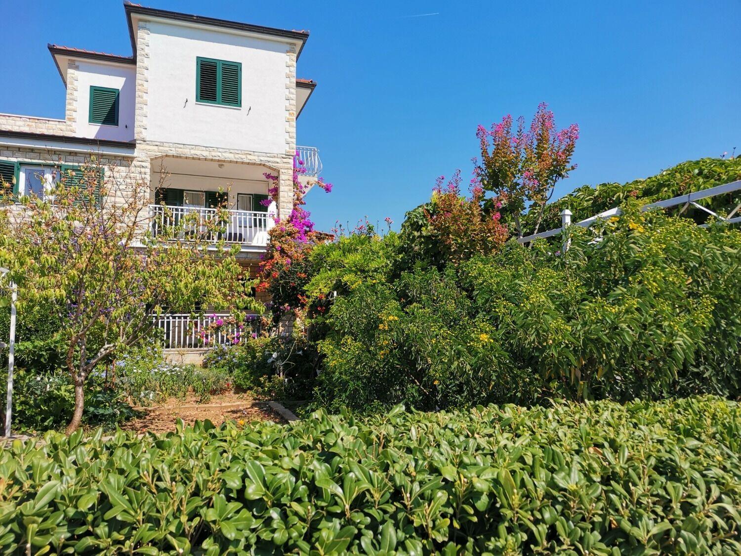 Apartments Srdan Vinišće Buitenkant foto