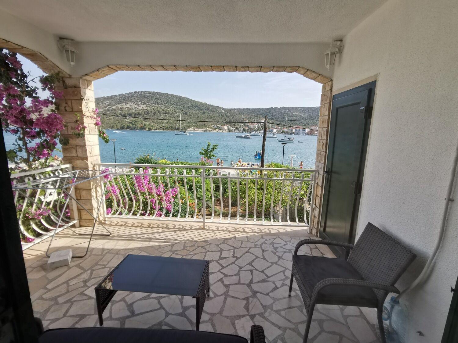 Apartments Srdan Vinišće Buitenkant foto