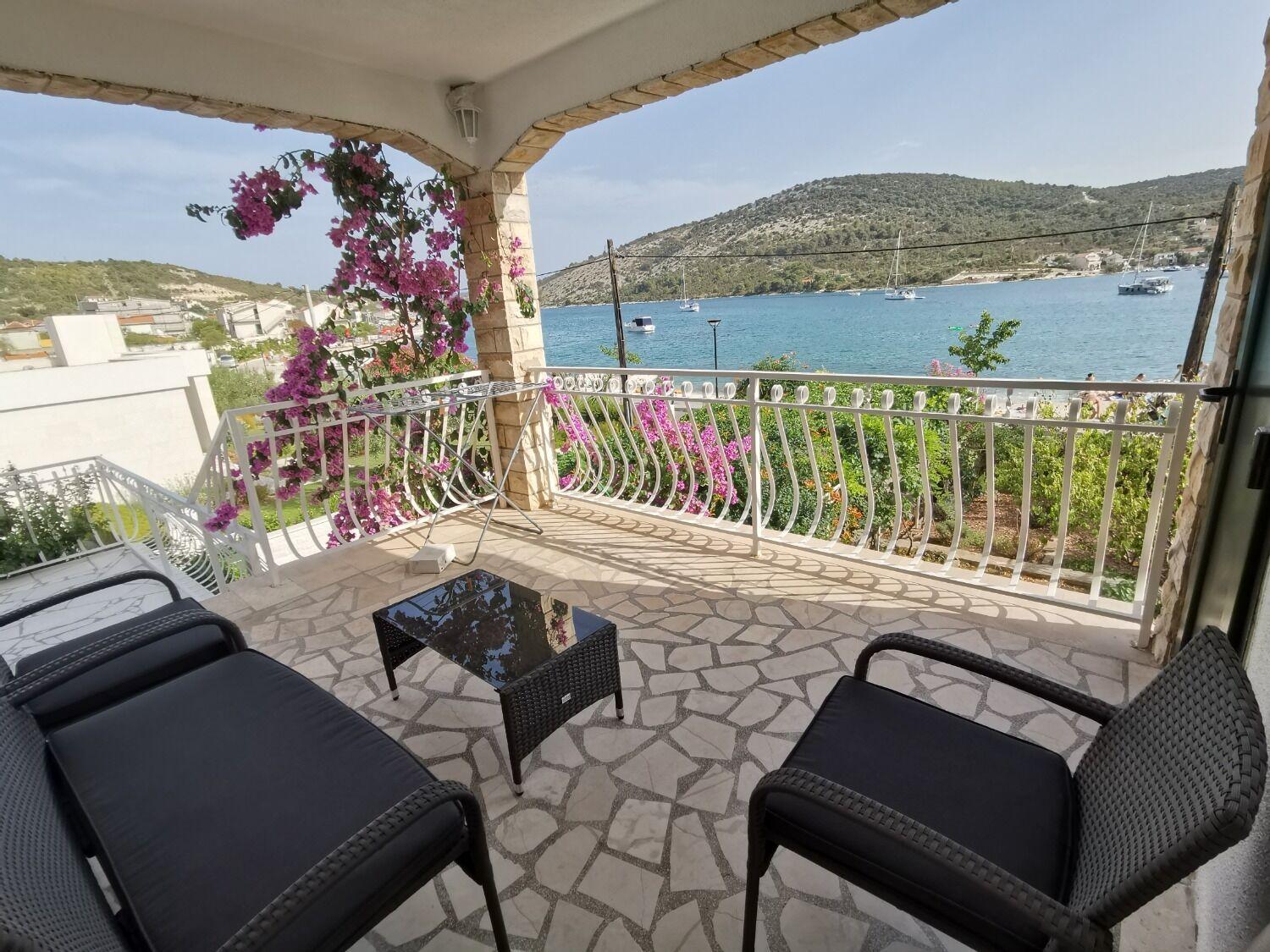 Apartments Srdan Vinišće Buitenkant foto
